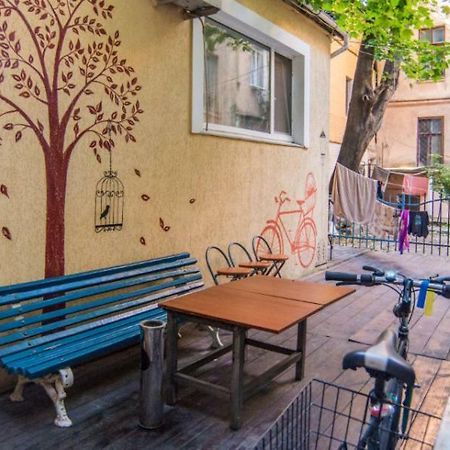 Hostel Berloga Odessa Exterior foto
