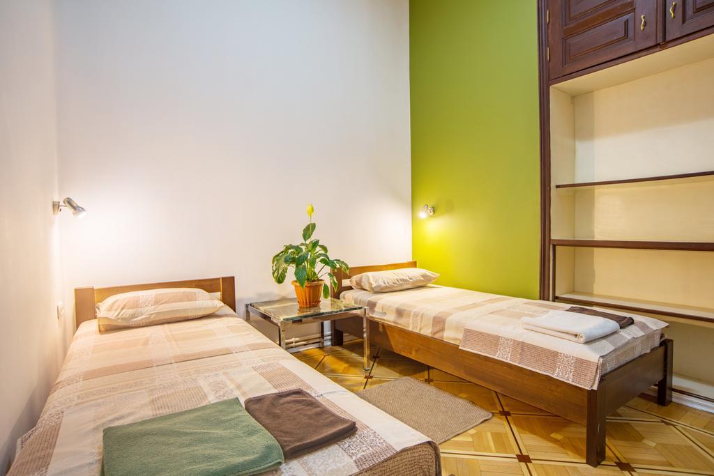 Hostel Berloga Odessa Exterior foto