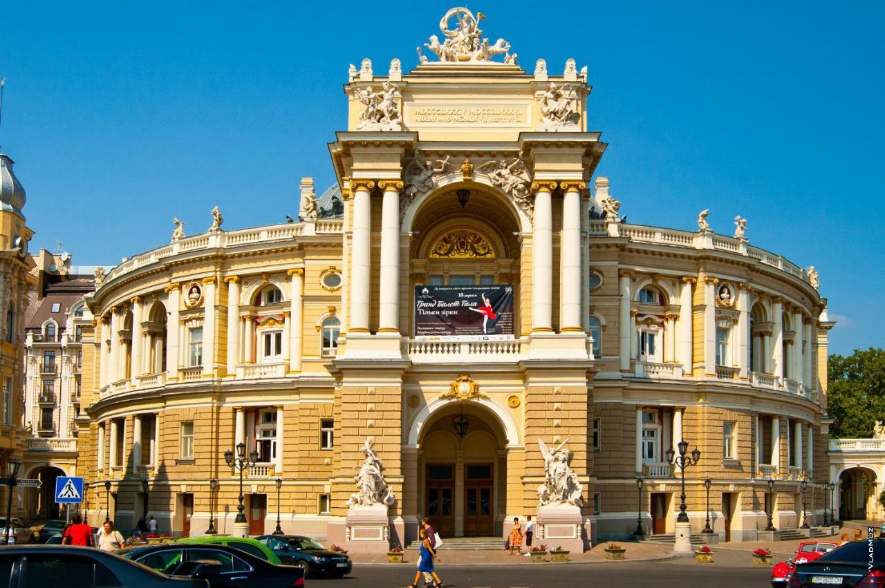Hostel Berloga Odessa Exterior foto